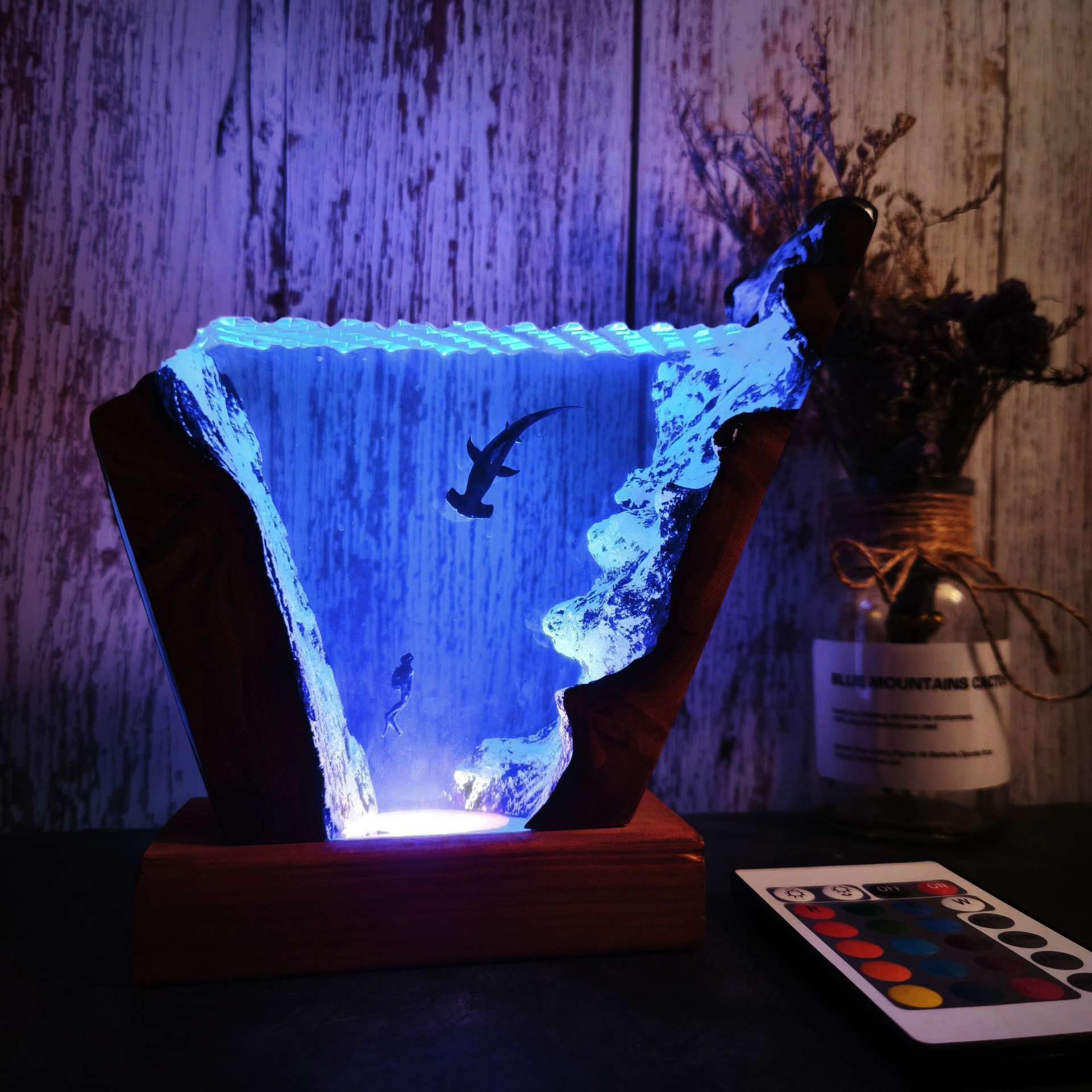 Resin Art And Wood - 6 * 4インチ オーシャンシリーズ ダイバー ハンマーヘッドシャーク