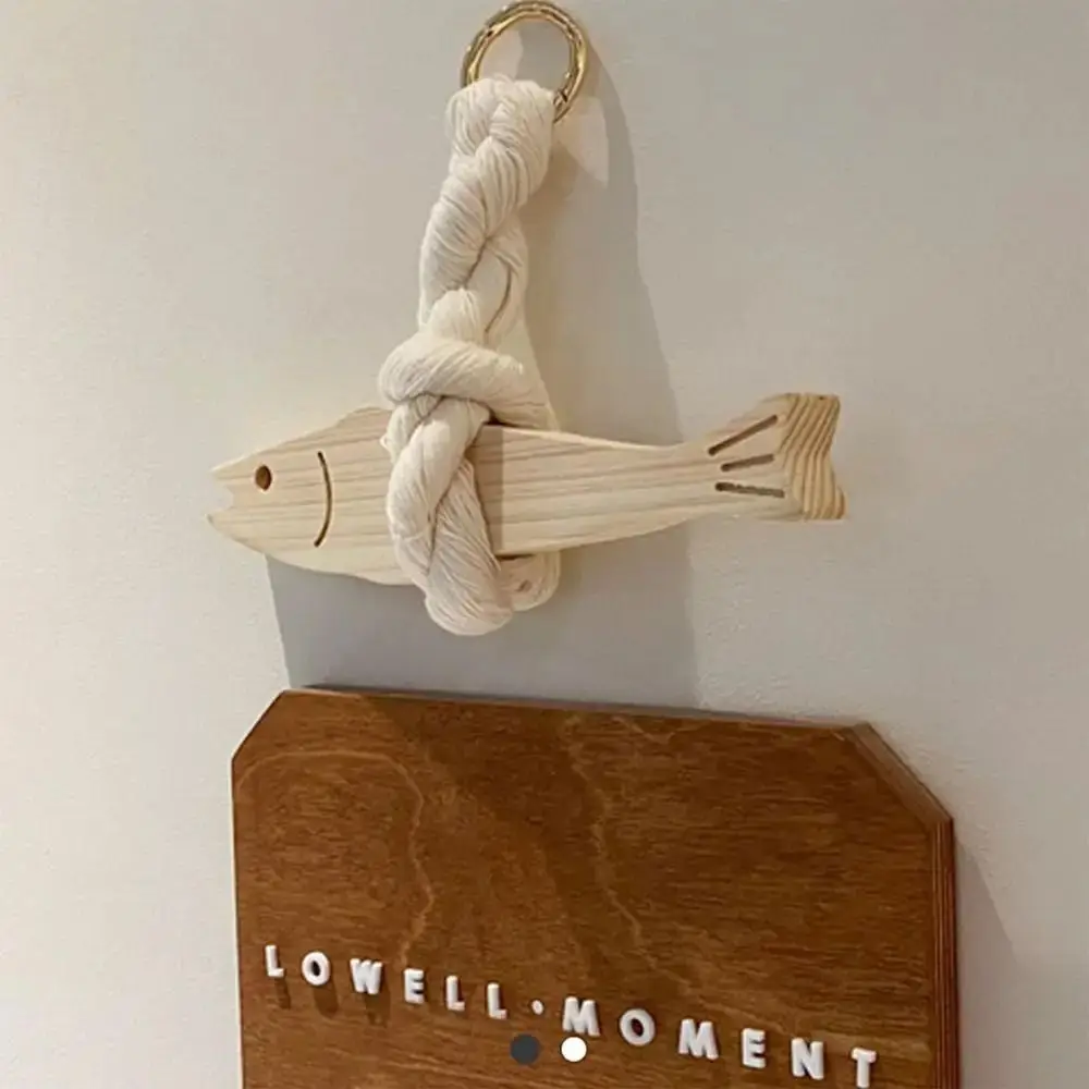 魚の吊り下げ装飾品 木製魚の車飾り 鈴付きで吊るせる タラの - Resin Art And Wood のレビューと価格