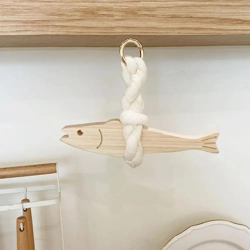 魚の吊り下げ装飾品 木製魚の車飾り 鈴付きで吊るせる タラの - Resin Art And Wood のレビューと価格