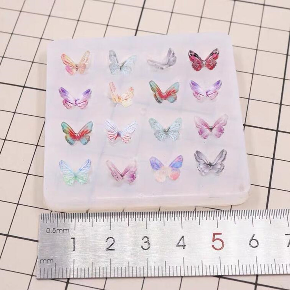 小さな蝶の形をした金型のペンダント,日曜大工用のエポキシ樹脂 - Resin Art And Deco のレビューと価格